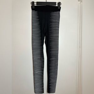 Physiq Black/ White Bubble Leggings XS